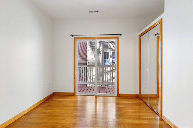 Building Photo - 609-611-611 Dorchester Ave
