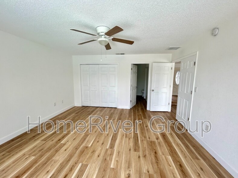 Building Photo - 565 Clearview Dr