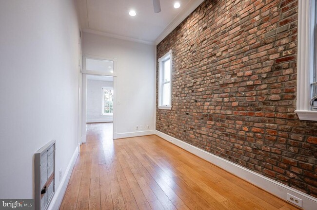 Building Photo - 310 Prince St