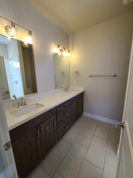 Building Photo - 2156 W War Admiral Ln