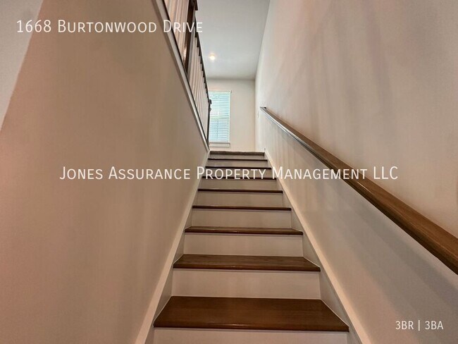 Building Photo - 1668 Burtonwood Dr