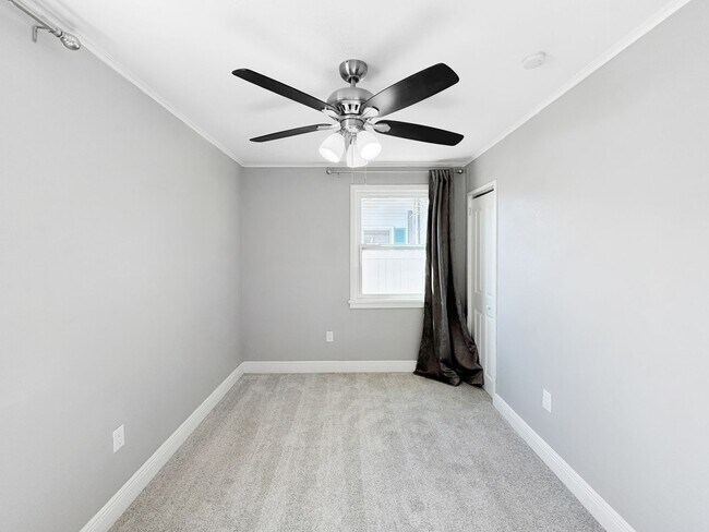 Building Photo - 5408 5th Ave N