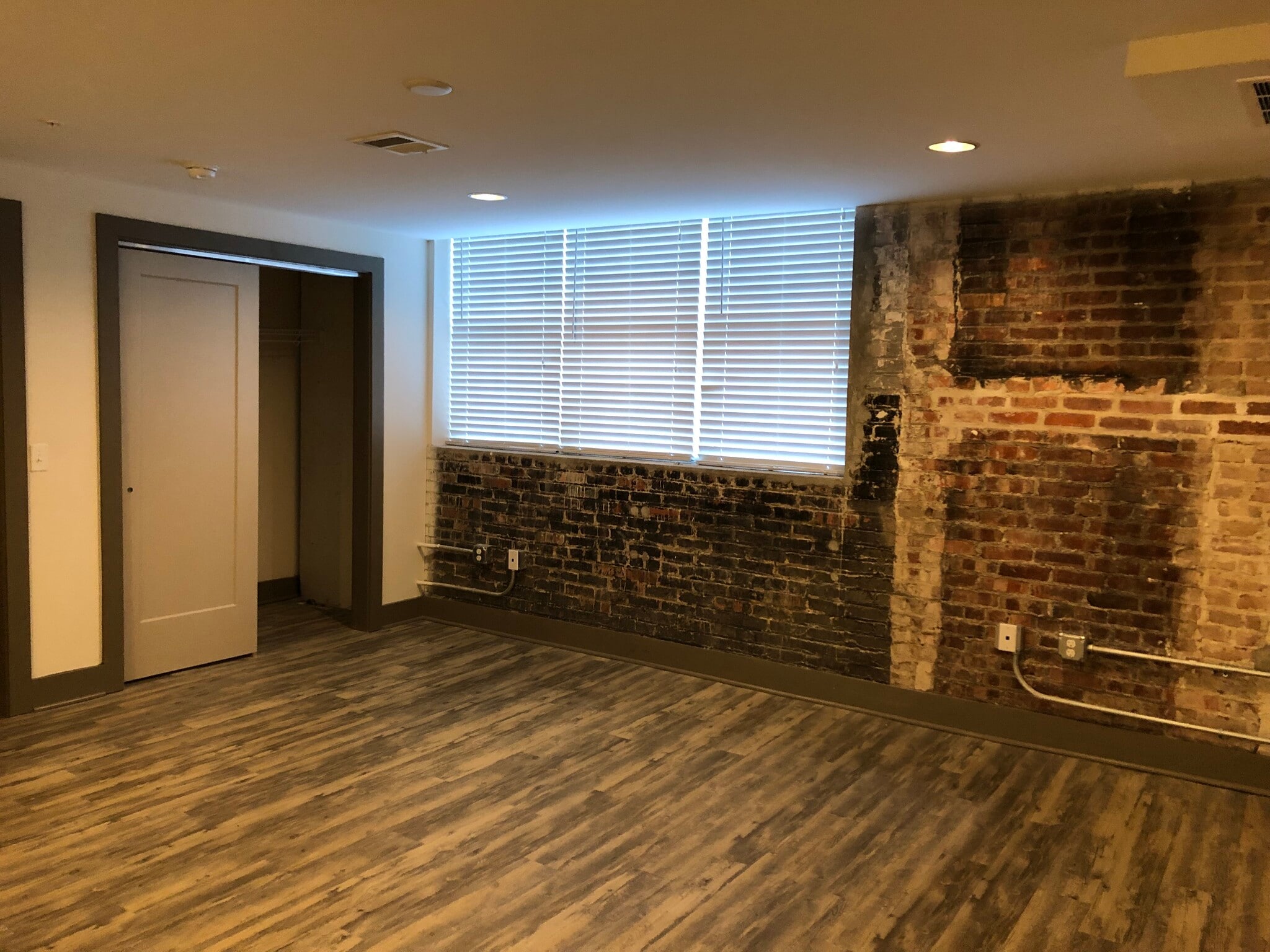 Building Photo - 3535 Broadway Blvd