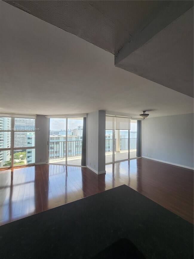 Building Photo - 1865 Brickell Ave