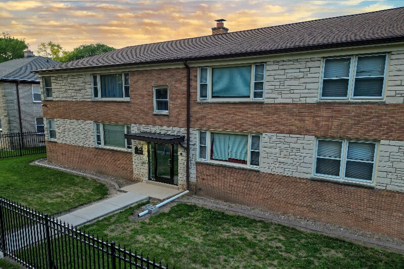 Building Photo - 7816 W Lisbon Ave