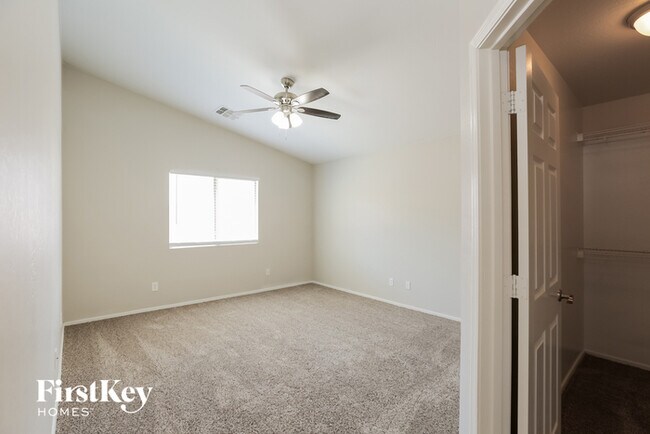 Building Photo - 3141 W Sunland Ave