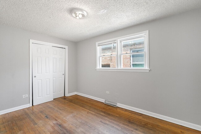 Building Photo - 7216 S Central Park Ave