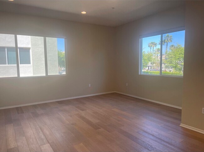 Building Photo - 13019 Park Pl