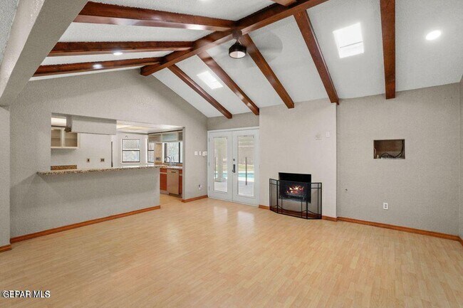 Building Photo - 6836 Orizaba Ave