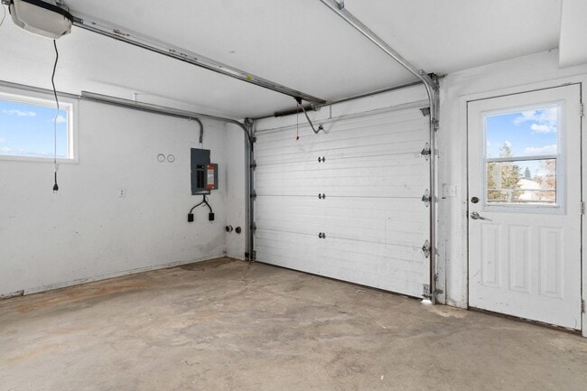 Building Photo - 2829 Cottonwood Creek Rd