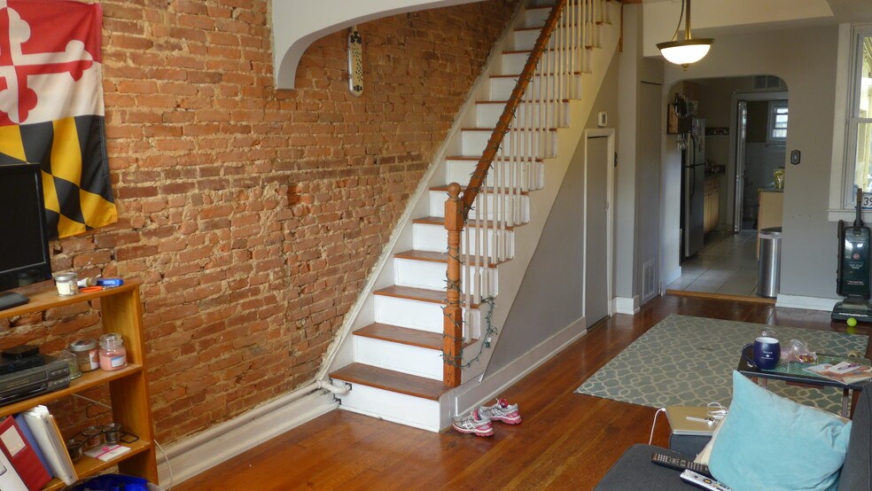 Building Photo - 509 S Chapel St