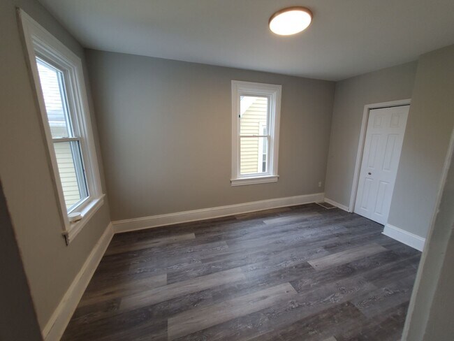 Building Photo - 825 N Clewell St