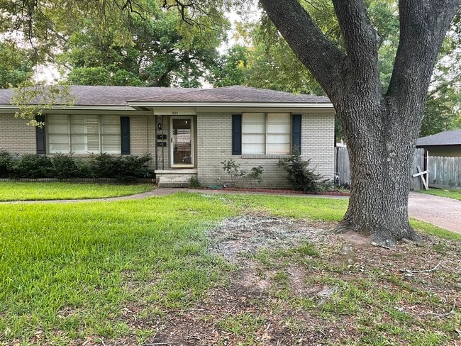 Primary Photo - 404 Arizona Ave