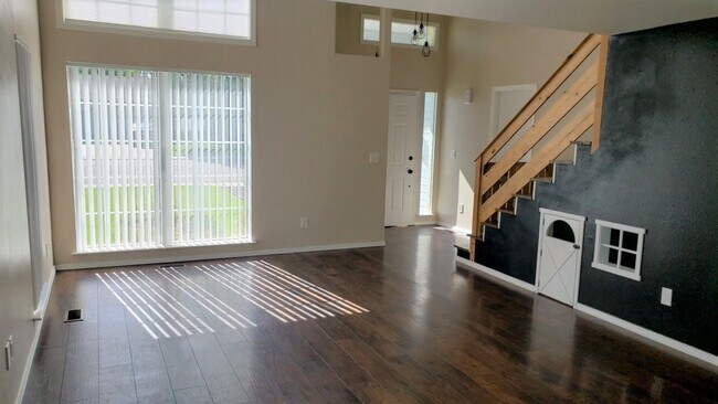 Building Photo - 3 Bedroom with large yard.