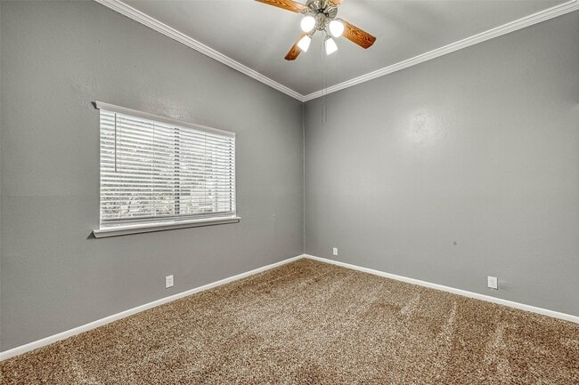 Building Photo - 11733 Lakeside Pl Dr