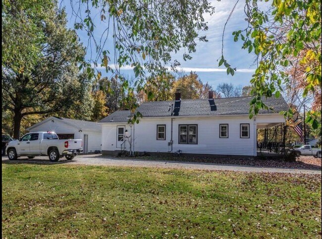 Building Photo - 1708 Burdette Ave