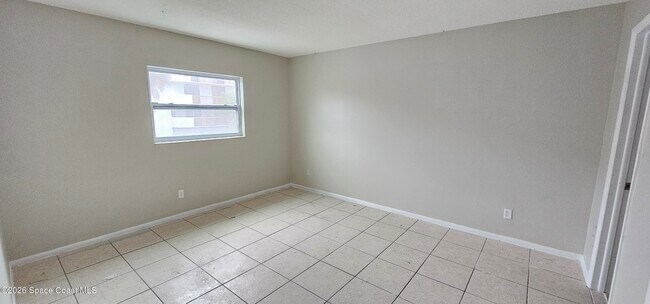 Building Photo - 230 Columbia Dr