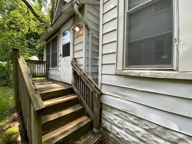 Building Photo - 727 Wheaton Ave