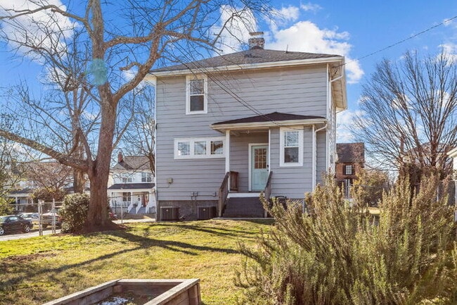 Building Photo - Updated 1920s Colonial in Northside – 3 Bed, 4 Bath – Available Now – $2,895/mo