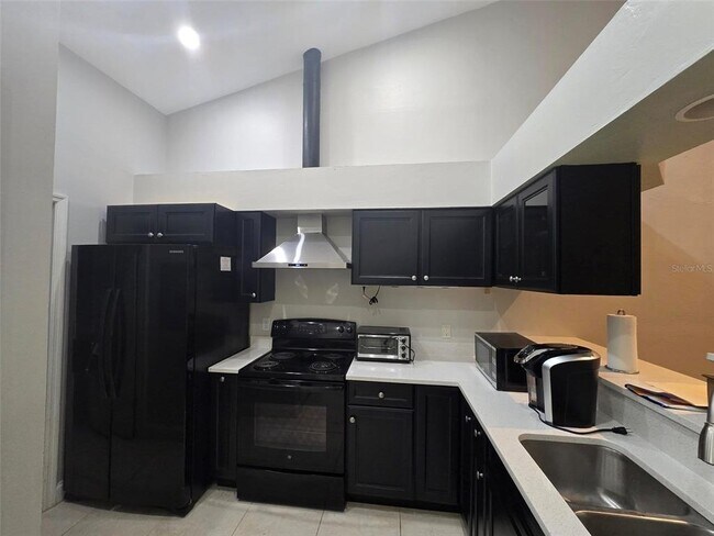 Building Photo - 4700 SW Archer Rd