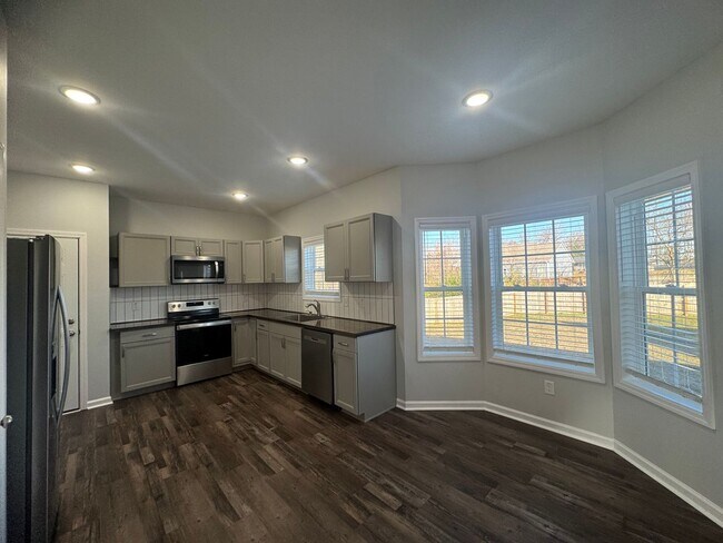 Building Photo - Welcome Home!!!