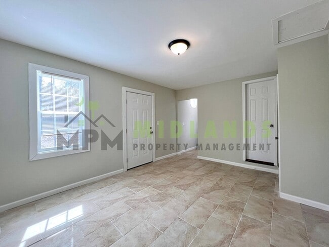 Building Photo - 290A Browning Court