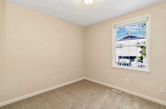 Building Photo - 11217 S Lake Stevens Rd