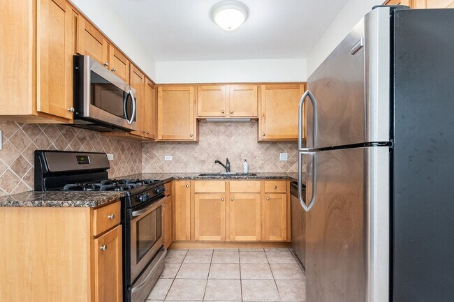 Building Photo - Charming 2-bedroom Condo in Skokie