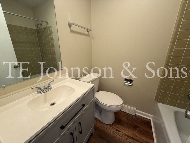 Building Photo - Charming 3 Bedroom Home with Hardwood Floors and Large Backyard in Winston-Salem