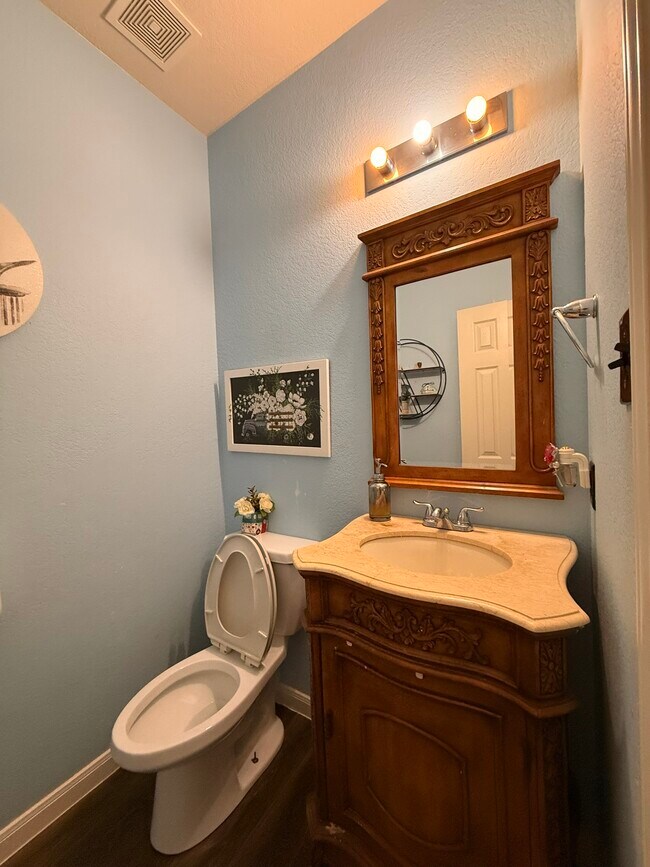 Building Photo - 23603 Maple Vista Ln