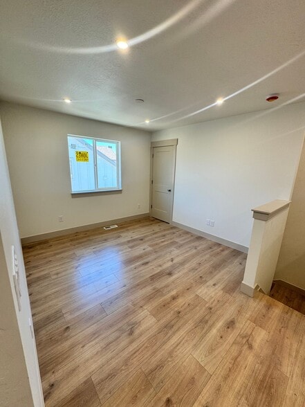 Building Photo - 684 S 750 W