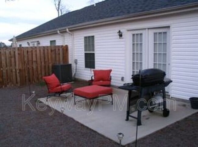 Building Photo - 7423 Exuma Dr