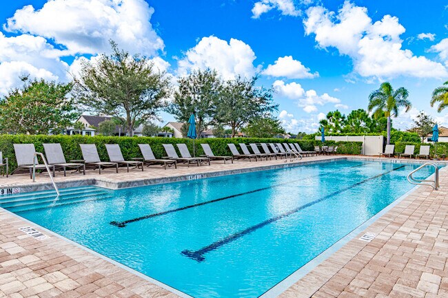 Building Photo - 758 SE Courances Dr