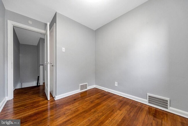 Building Photo - 7247 Glenthorne Rd