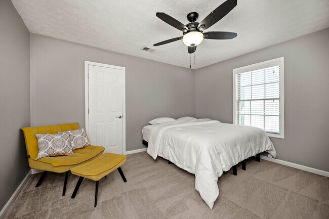 Building Photo - 4016 Kenesaw Dr