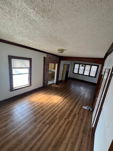 Building Photo - 58 Caledonia St NE