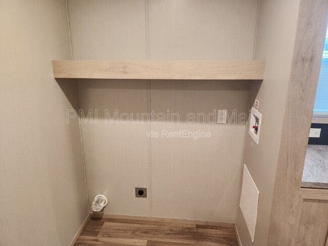 Building Photo - 102 Indian Camp Branch Rd