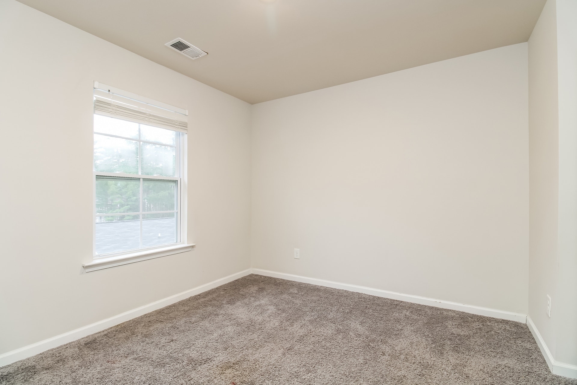 Building Photo - 306 High Grv Wy