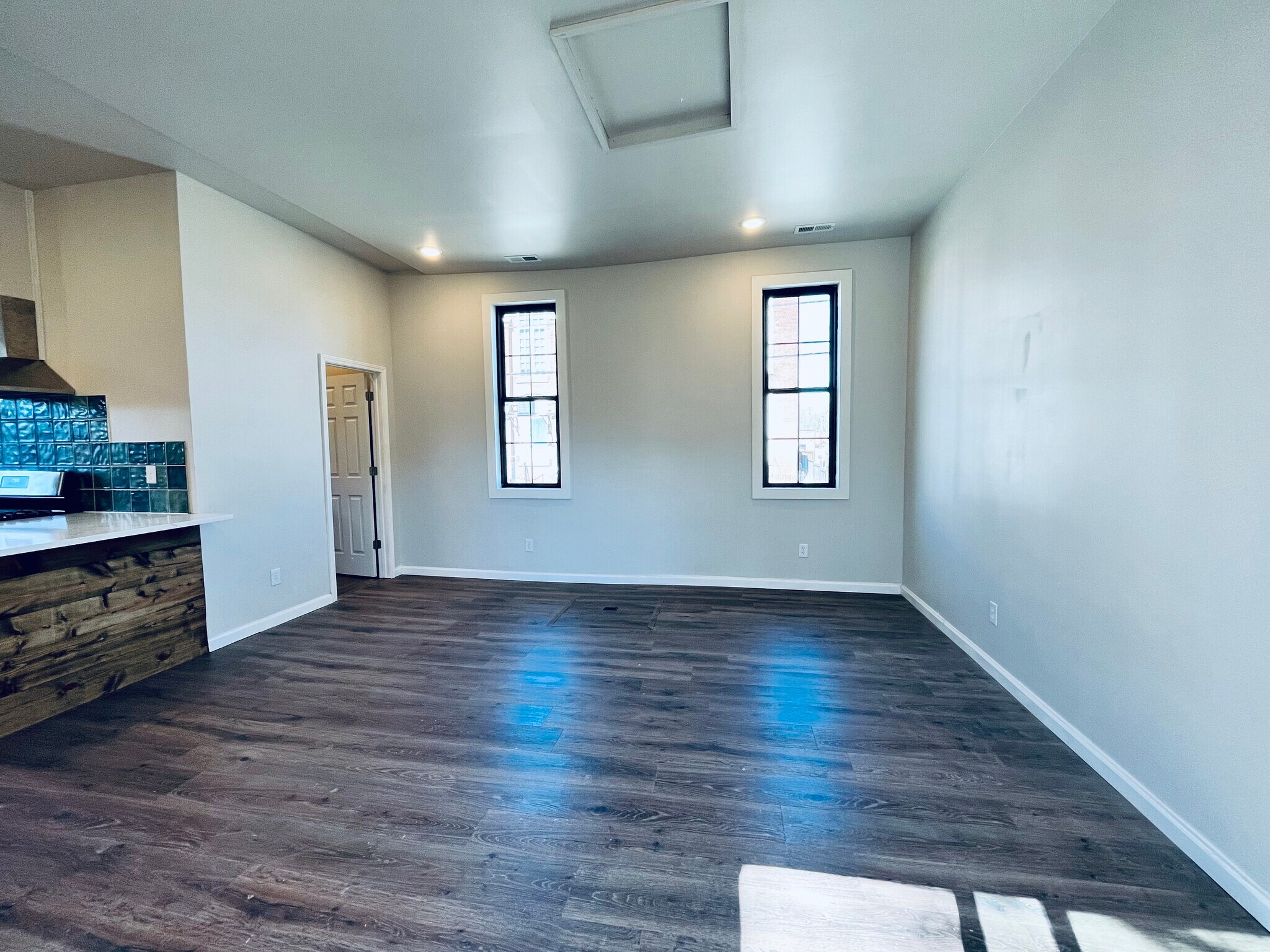 Living Area - 1012 Swan St
