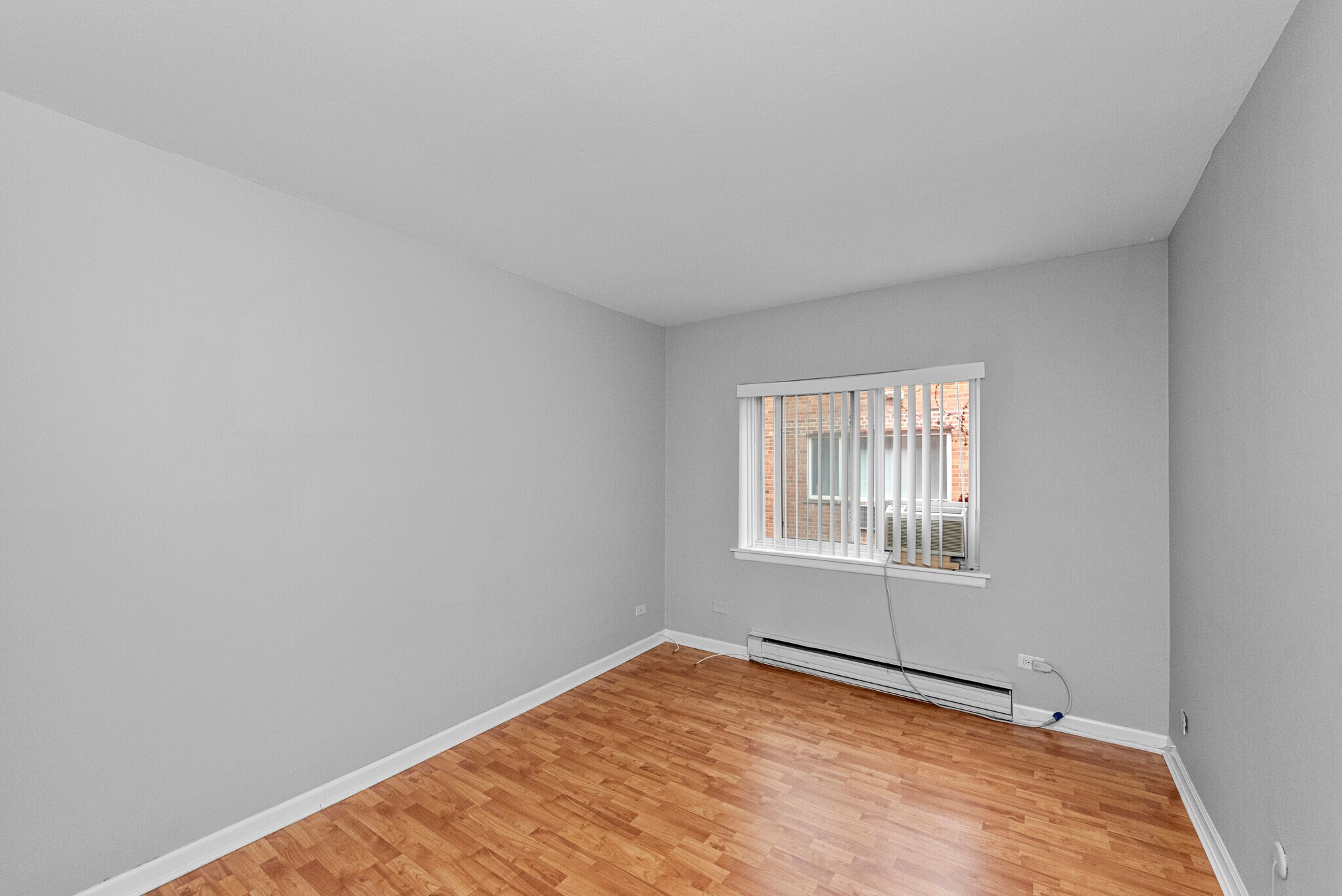 Building Photo - 3825 N Pine Grove Ave