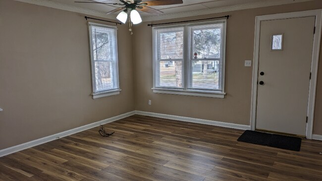 Building Photo - 2114 2nd Ave N