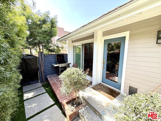 Building Photo - 4305 Alla Rd