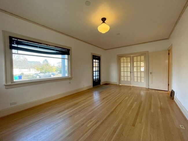 Building Photo - Gorgeous 1920s Bungalow in St John with Fenced Yard, Washer/Dryer Included