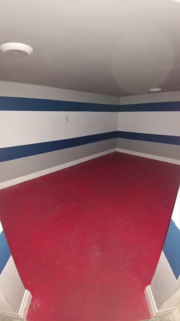 Building Photo - Multi level