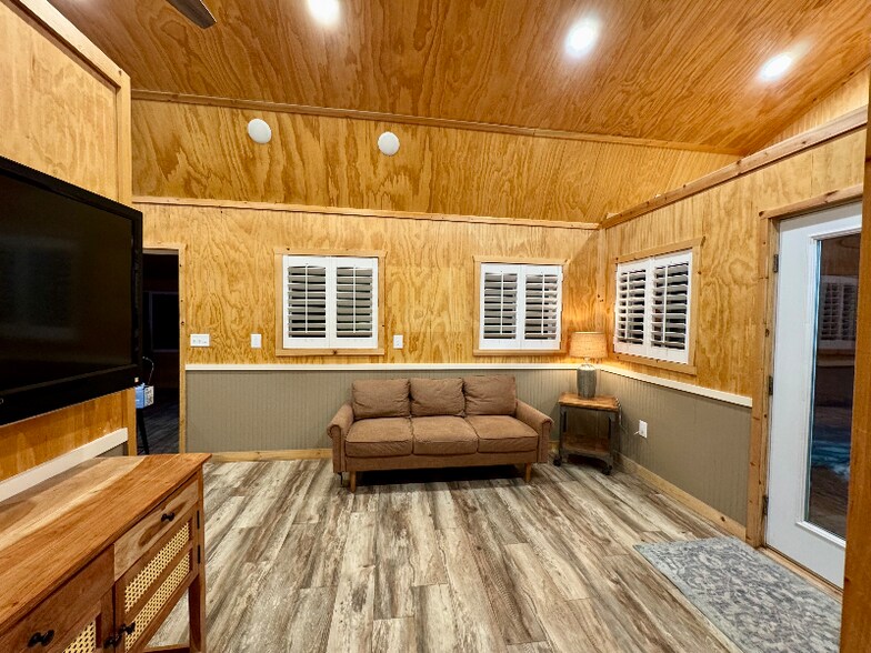 Building Photo - 760 Twin Bridges Rd