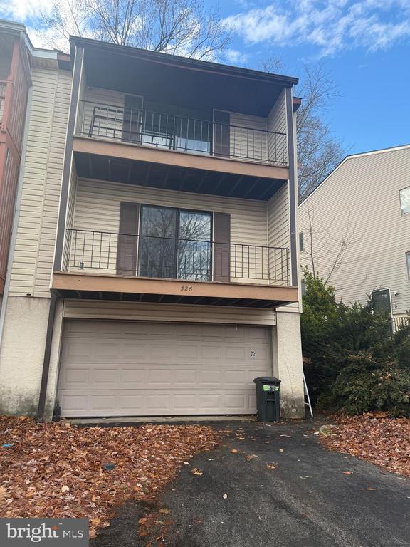 Building Photo - 526 Gia Cir