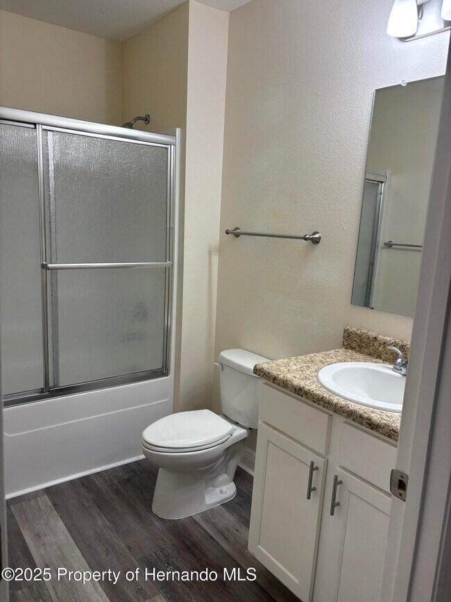 Building Photo - 1159 MacFarlane Ave