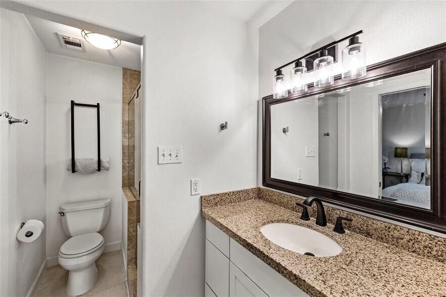 Building Photo - 2512 Azalea Ct