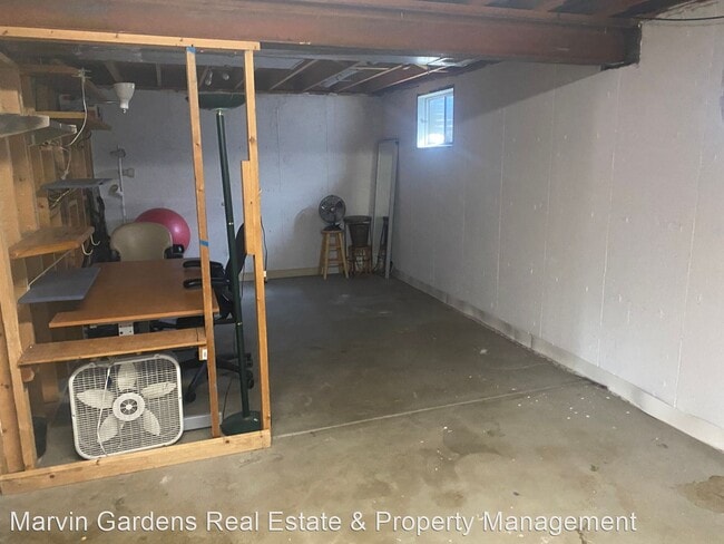 Building Photo - 4 br, 2 bath House - 646 Elliott St.