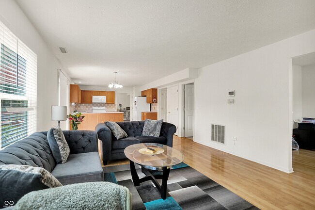 Building Photo - 5761 Cantigny Way S
